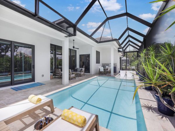 Luxury Marco island Vacation Villa Sleeps 8 Guests Private Pool