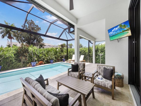 Luxury Marco island Vacation Villa Sleeps 8 Guests Private Pool