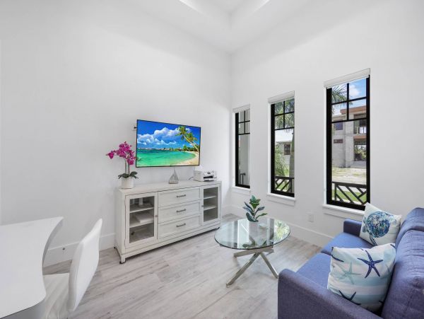 Luxury Marco island Vacation Villa Sleeps 8 Guests Private Pool