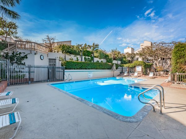 San Diego Beach Communities North Condo 991298