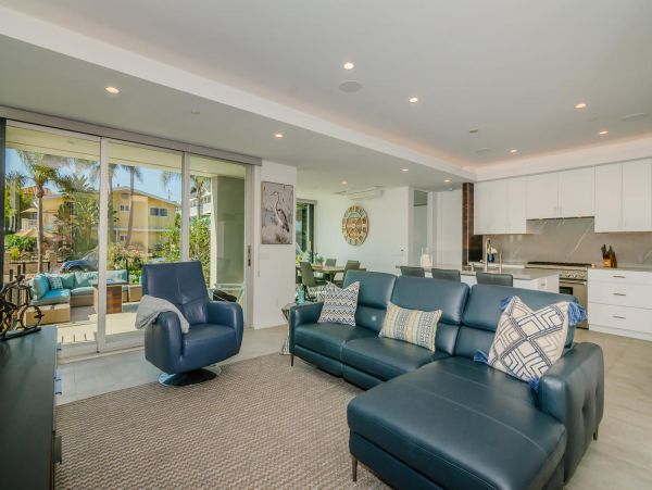 San Diego Beach Communities North Home 991308