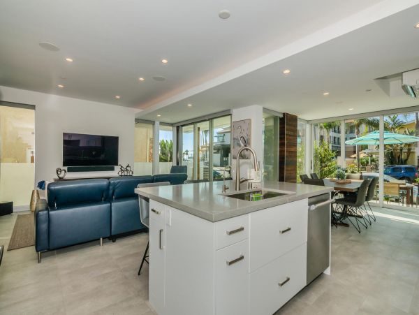 San Diego Beach Communities North Home 991308