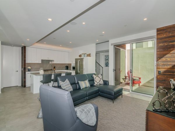 San Diego Beach Communities North Home 991308