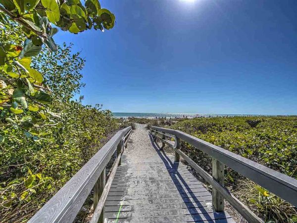 Short Walk to Beach Sanibel Vacation Townhome Two Bedrooms