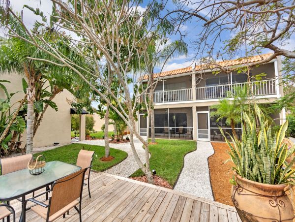 Short Walk to Beach Sanibel Vacation Townhome Two Bedrooms