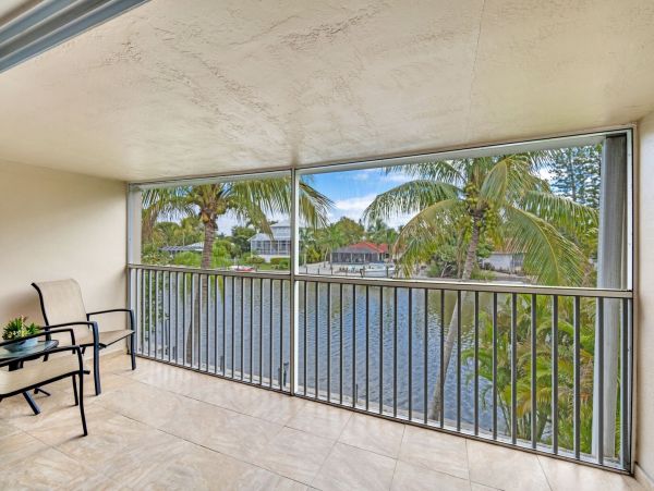 Short Walk to Beach Sanibel Vacation Townhome Two Bedrooms