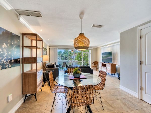 Short Walk to Beach Sanibel Vacation Townhome Two Bedrooms