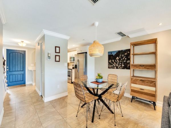 Short Walk to Beach Sanibel Vacation Townhome Two Bedrooms