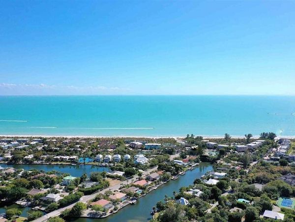 Short Walk to Beach Sanibel Vacation Townhome Two Bedrooms