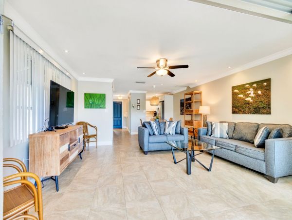 Short Walk to Beach Sanibel Vacation Townhome Two Bedrooms