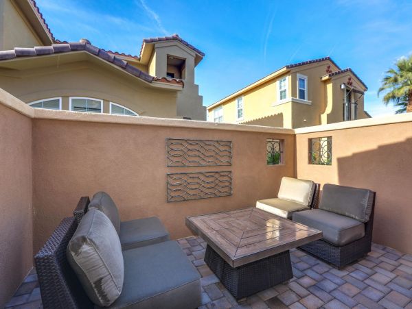 Palm Springs Home 991316