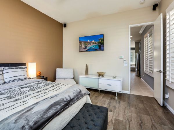 Palm Springs Home 991330