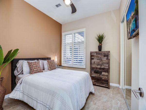 Palm Springs Home 991330