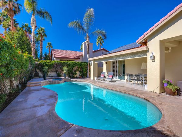 Palm Springs Home 991330