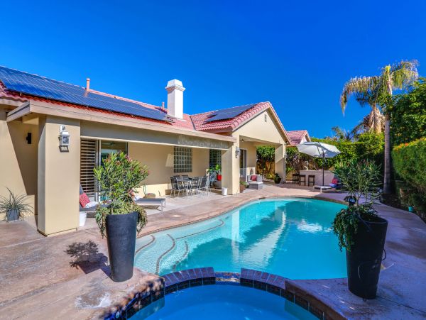 Palm Springs Home 991330