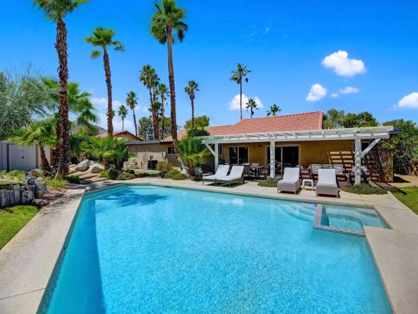 Palm Springs Home 991334