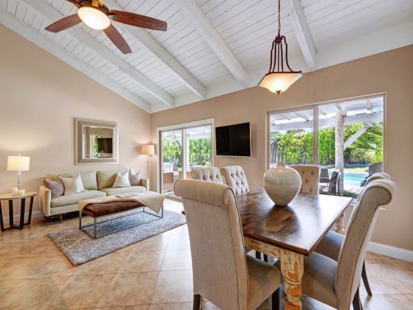 Palm Springs Home 991334