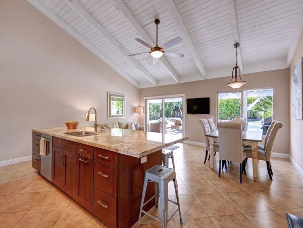 Palm Springs Home 991334