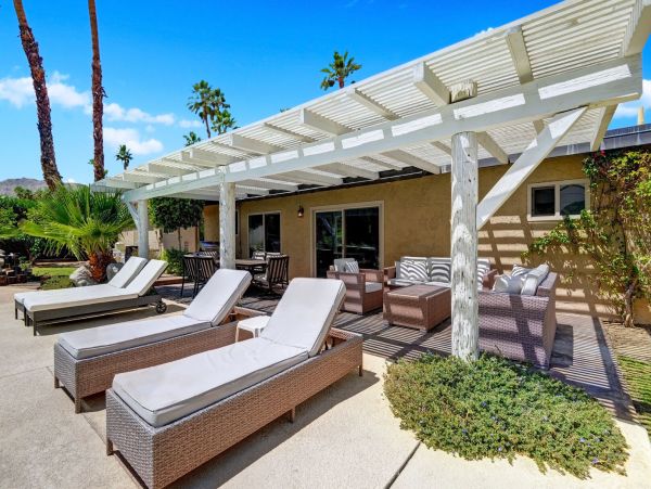Palm Springs Home 991334
