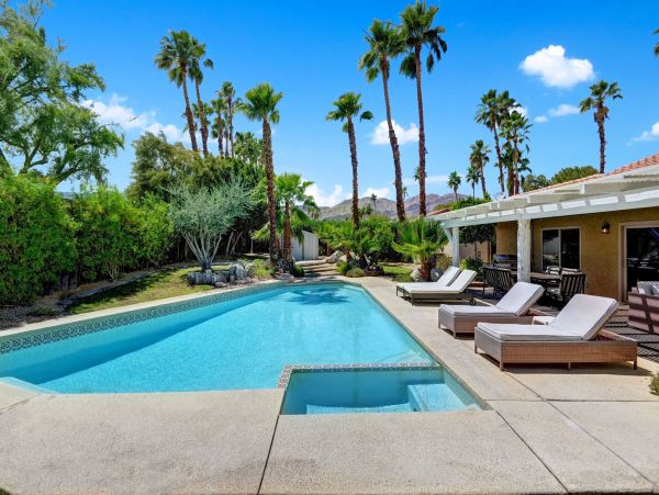 Palm Springs Home 991334