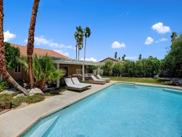 Palm Springs Home 991334