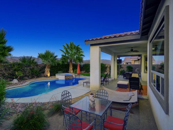 Palm Springs Home 991335