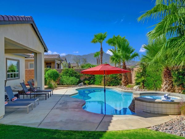 Palm Springs Home 991335