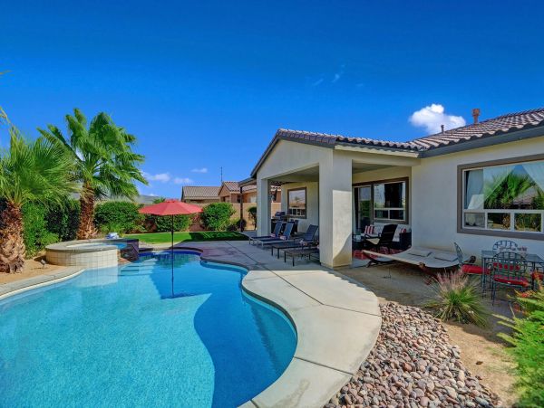 Palm Springs Home 991335