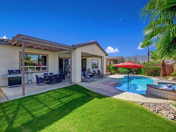 Palm Springs Home 991335