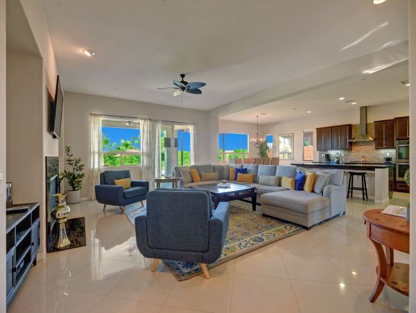 Palm Springs Home 991335