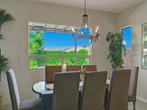 Palm Springs Home 991335