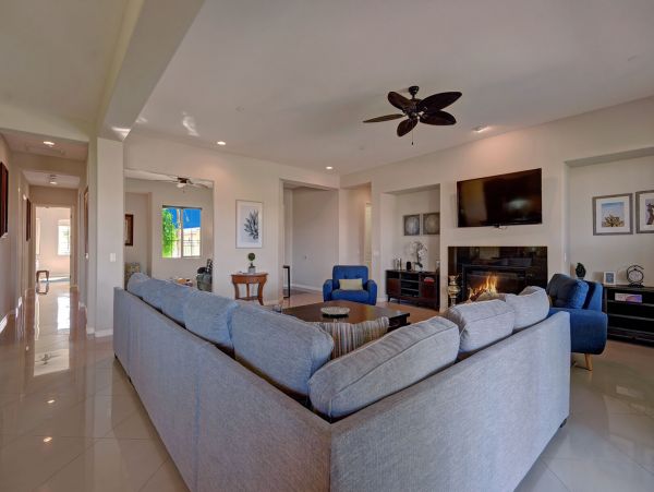 Palm Springs Home 991335