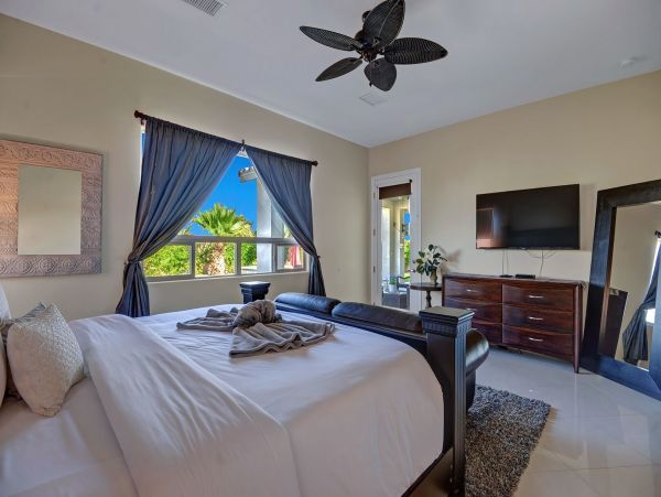 Palm Springs Home 991335