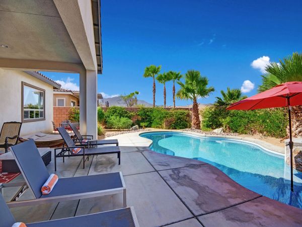Palm Springs Home 991335