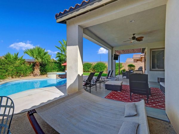 Palm Springs Home 991335