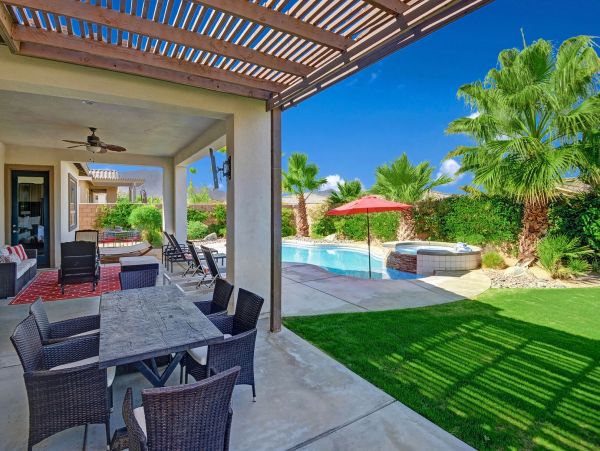 Palm Springs Home 991335