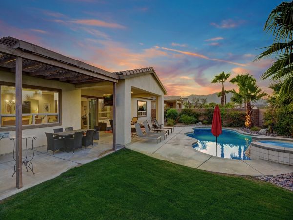 Palm Springs Home 991335