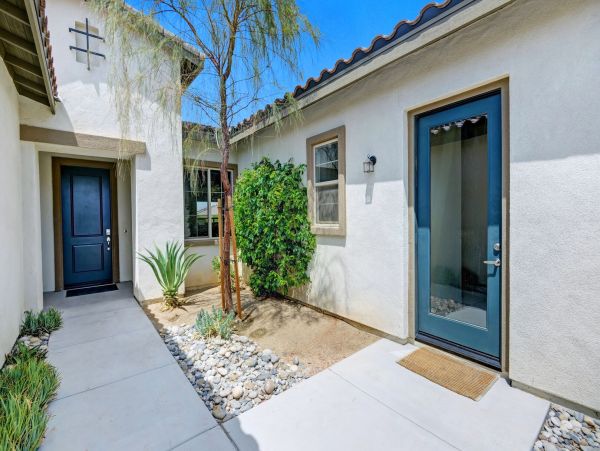 Palm Springs Home 991335