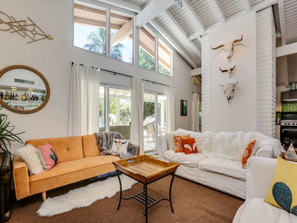 Palm Springs Home 991337