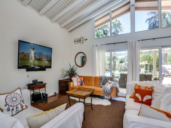 Palm Springs Home 991337
