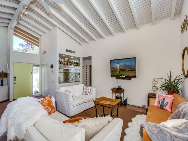 Palm Springs Home 991337