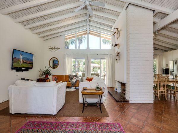 Palm Springs Home 991337