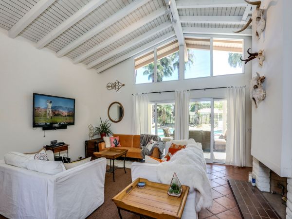 Palm Springs Home 991337