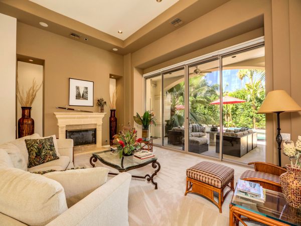 Palm Springs Home 991340