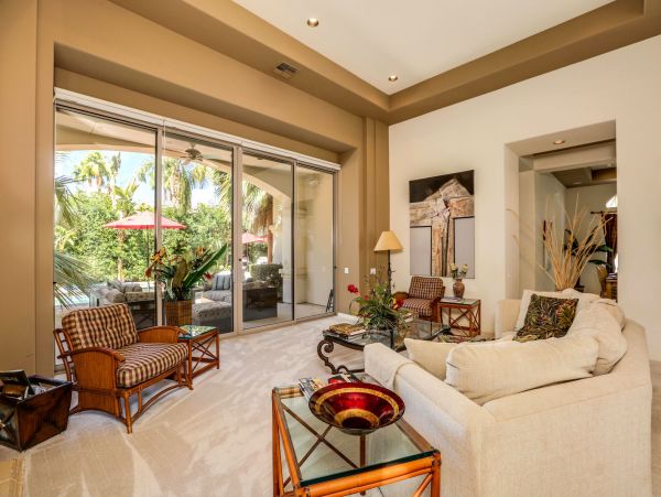 Palm Springs Home 991340