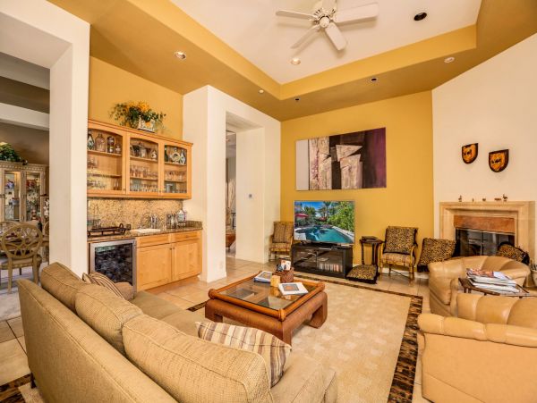 Palm Springs Home 991340