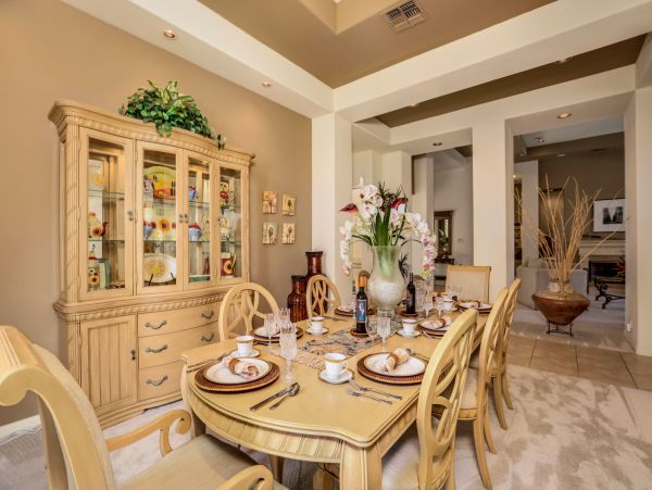 Palm Springs Home 991340
