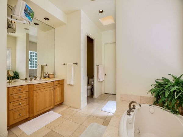 Palm Springs Home 991340