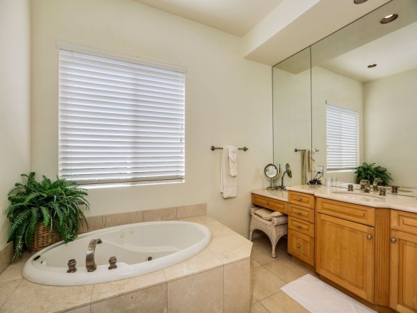 Palm Springs Home 991340