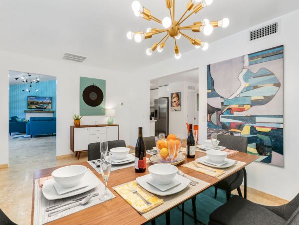 Palm Springs Home 991343